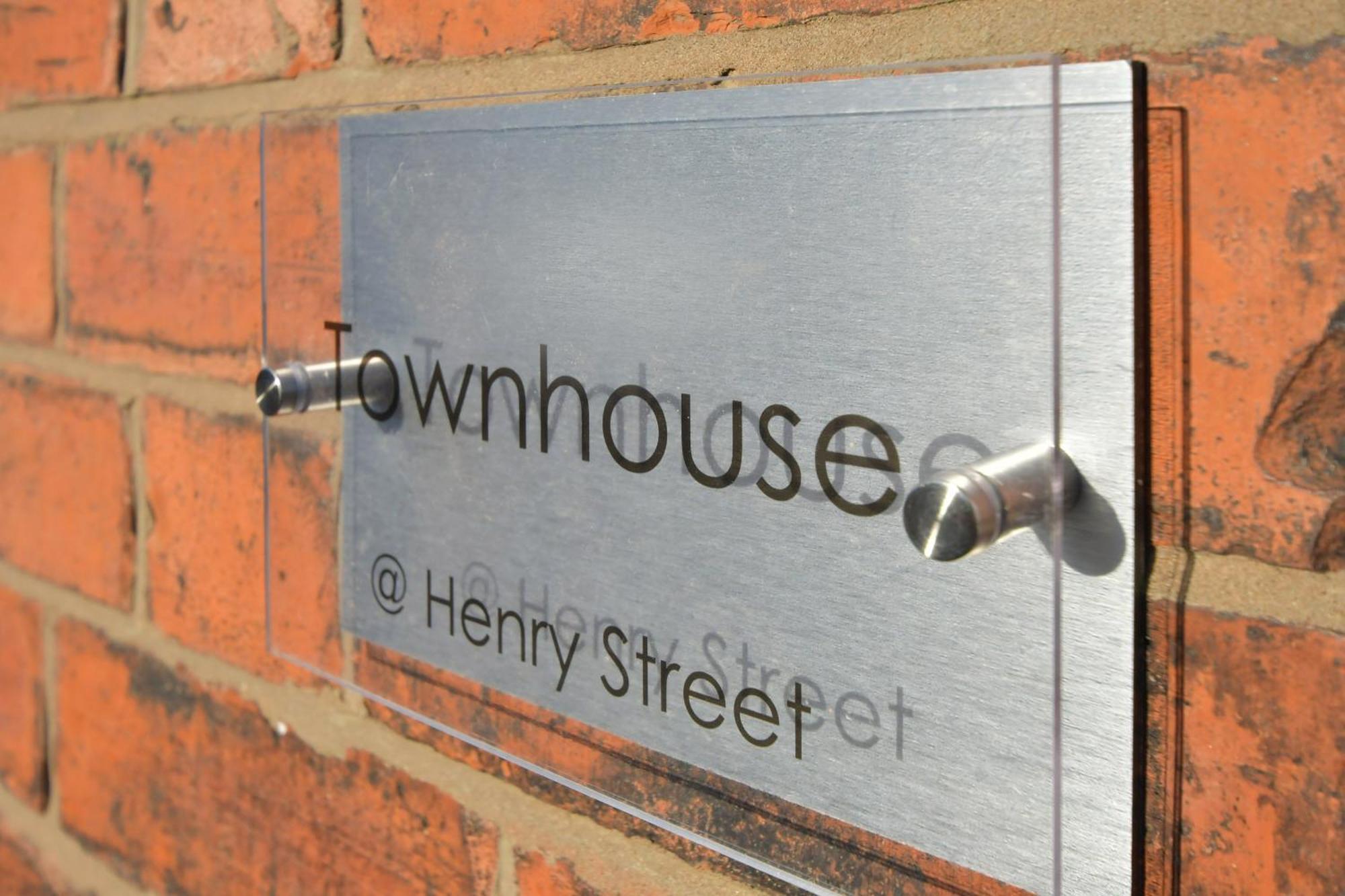 Townhouse @ Henry Street Crewe Hotel Exterior photo